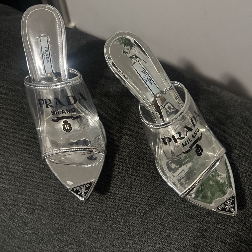 DOPE!!! MUST HAVES❤️‍🔥 PRADA Pointed Mule run small fit like size 7- 7.5 narrow✨